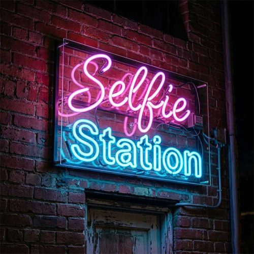 Selfie Station Neon Sign – LED Social Media Backdrop