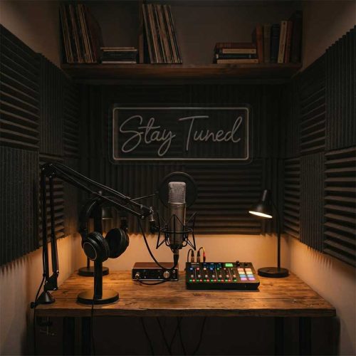 Stay Tuned – Podcast Audience Neon